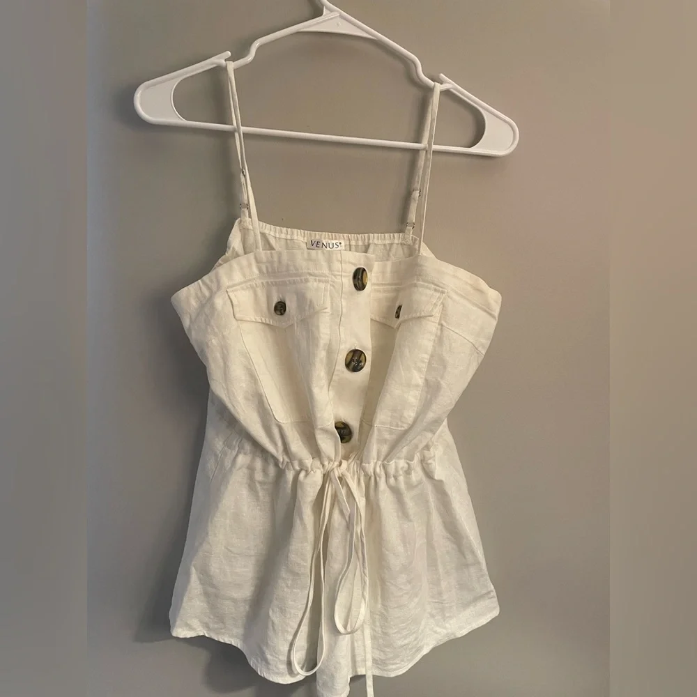 White sleeveless top with adjustable waist and button detailing from Venus - Picture 1 of 7